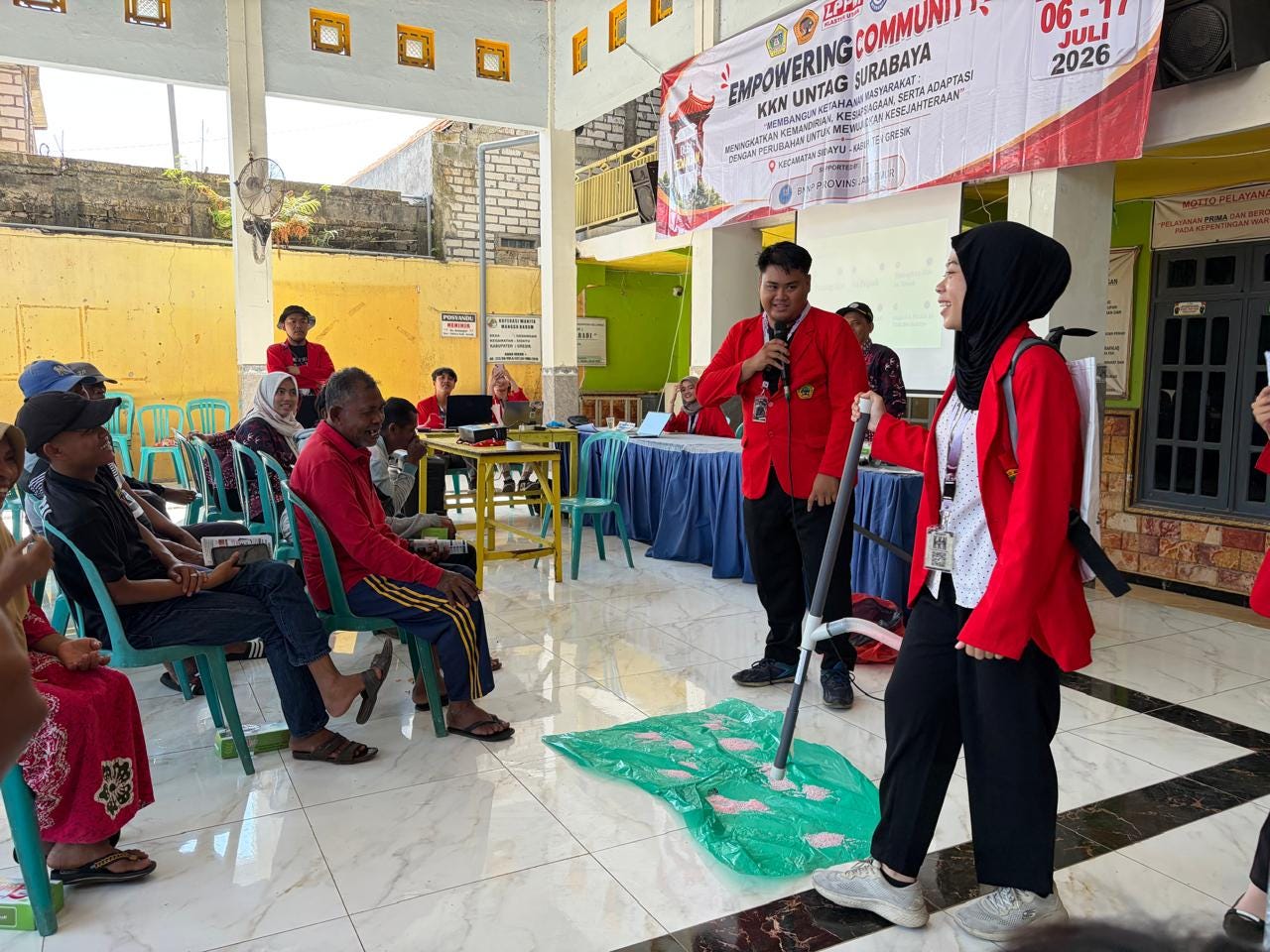Listening to Farmers, Providing Solutions: The Meaning of Community Service