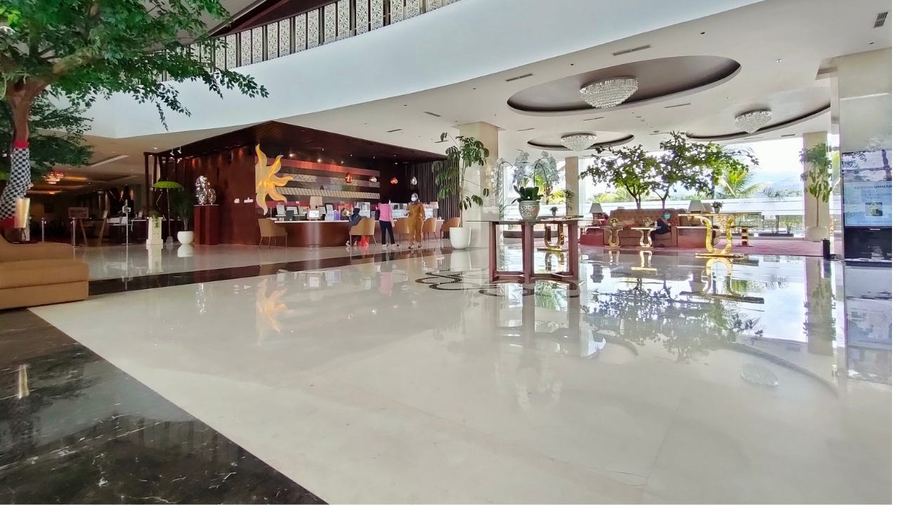 Why South Carolina Businesses Are Ditching DIY Floor Care for Managed Maintenance Programs