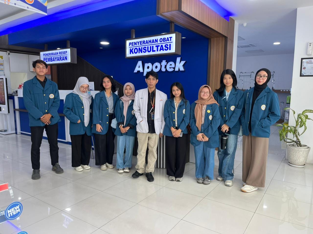 Peran dan Tanggung Jawab Apoteker dalam Pelayanan Kefarmasian