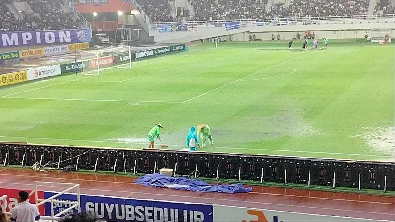 "Ngepel" lapangan