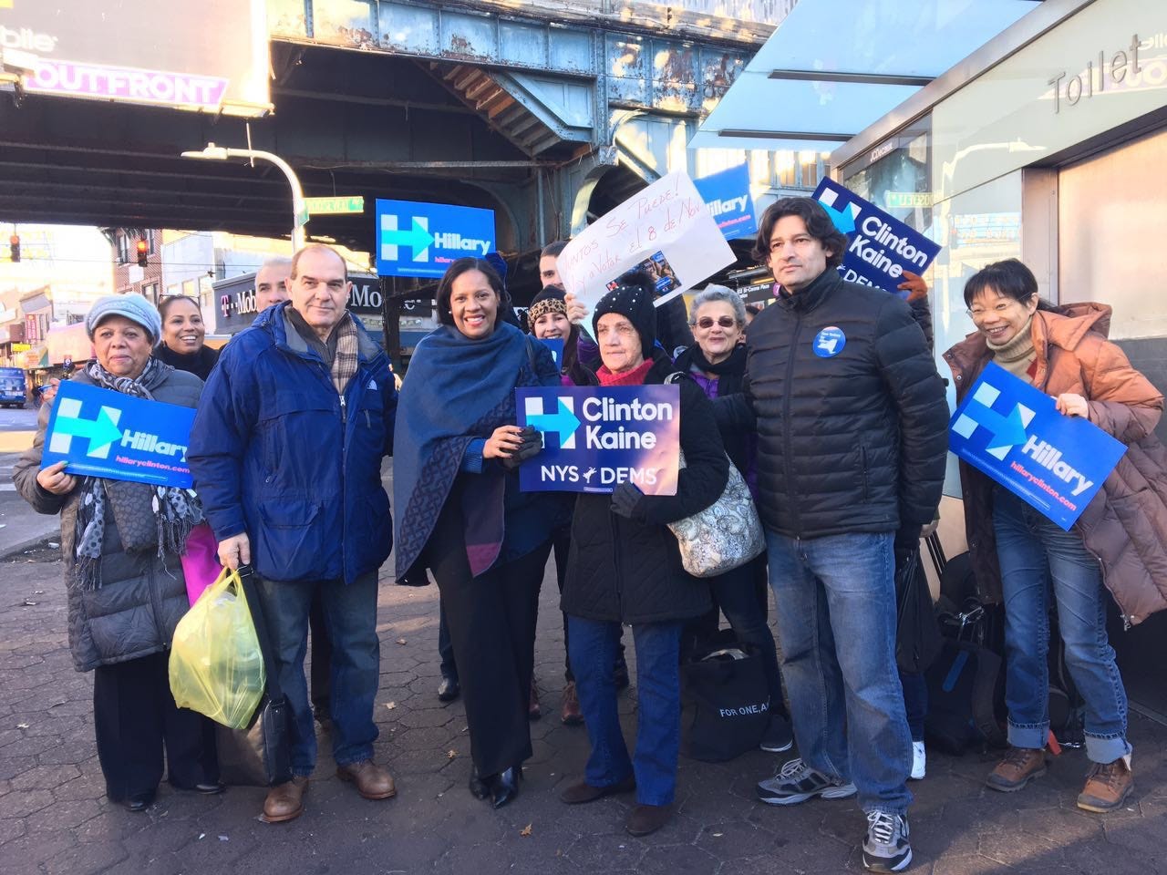Campaigning in a Swing State