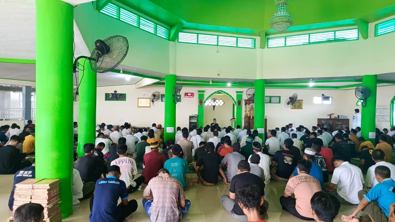Bangun Kesadaran Spiritual, Warga Binaan Lapas Takalar Rutin Zikir dan Tausyiah Setiap Jumat
