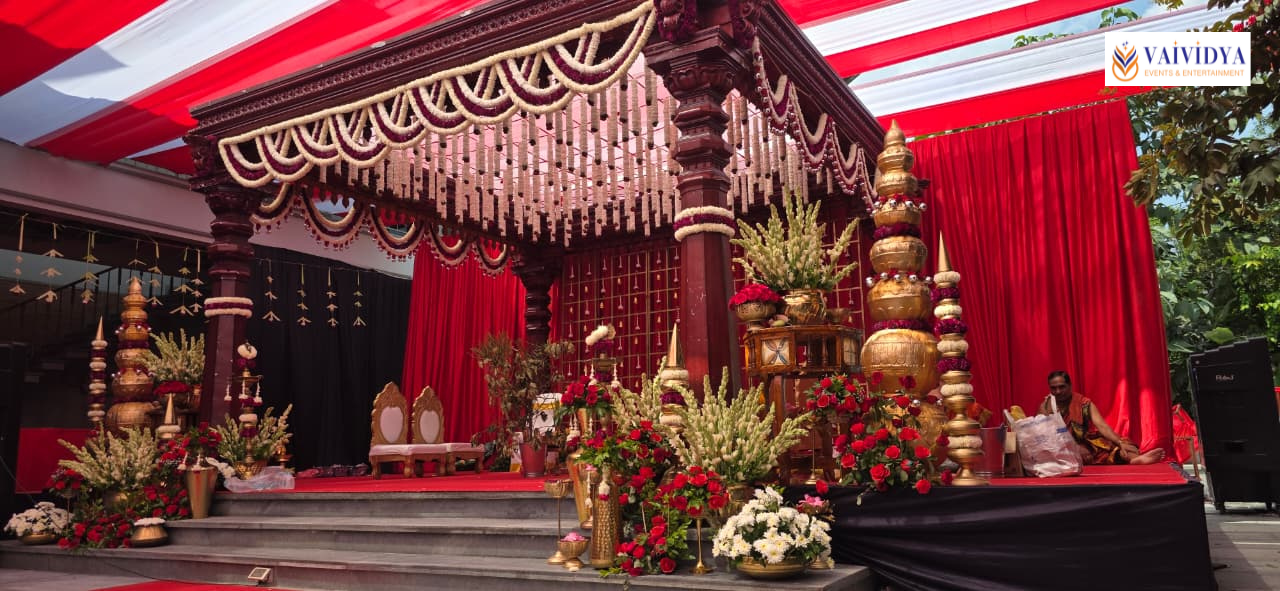 Elegant Mantap Decoration by Vaividya Events & Entertainment