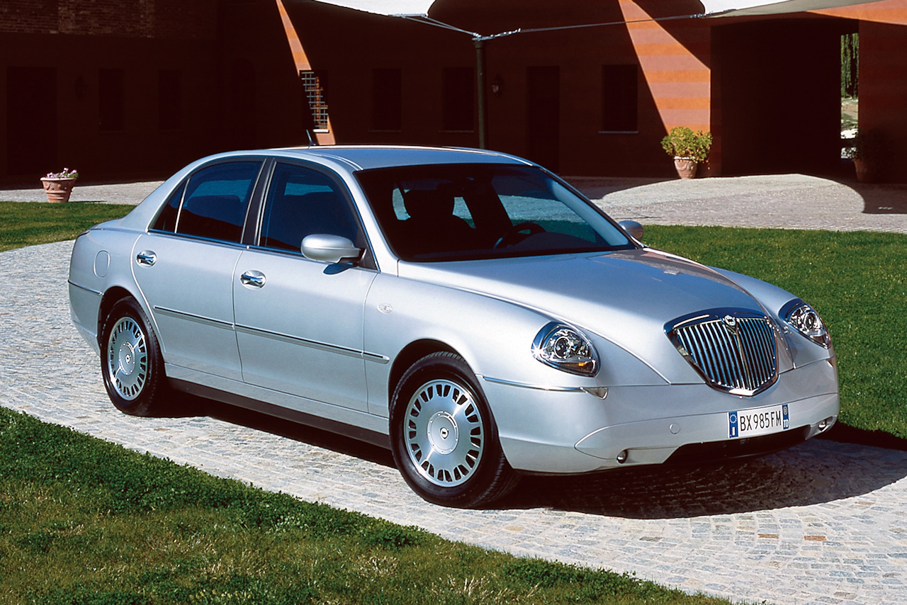 Lancia Thesis: Aristocratic Sedan Whose Extravagant Design the Conservative Market Rejected