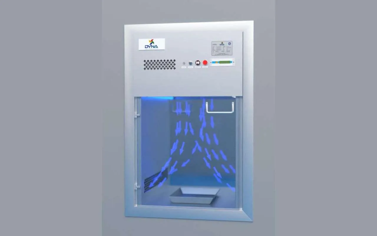 Why Dynamic Pass Boxes and Air Showers Are Vital for Pharmaceutical & Biotech Cleanrooms