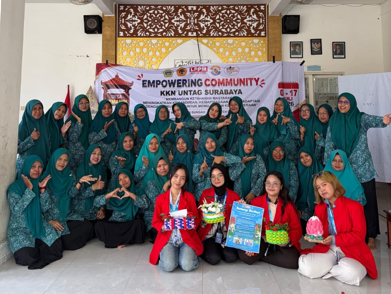 The Women of Kemangi Village and the Art of Turning Trash Into Treasure