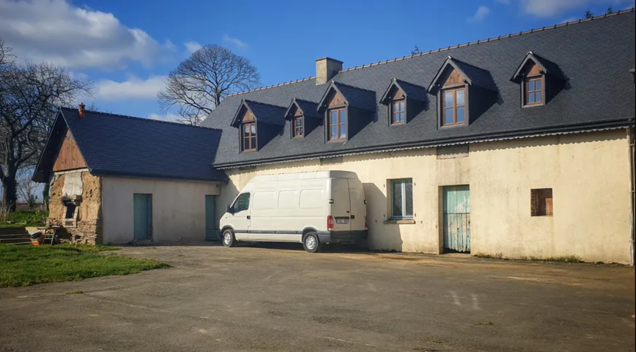 La maison familiale de Magali Blandin et Jérôme Gaillard, à Montauban-de-Bretagne. © Benjamin Fontaine