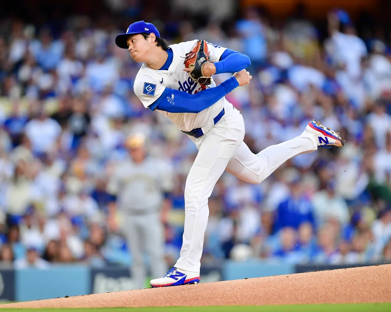 ドジャース✖️ワンピースホワイトヘルメットとDodger Insiderマガジン Dodger Insider