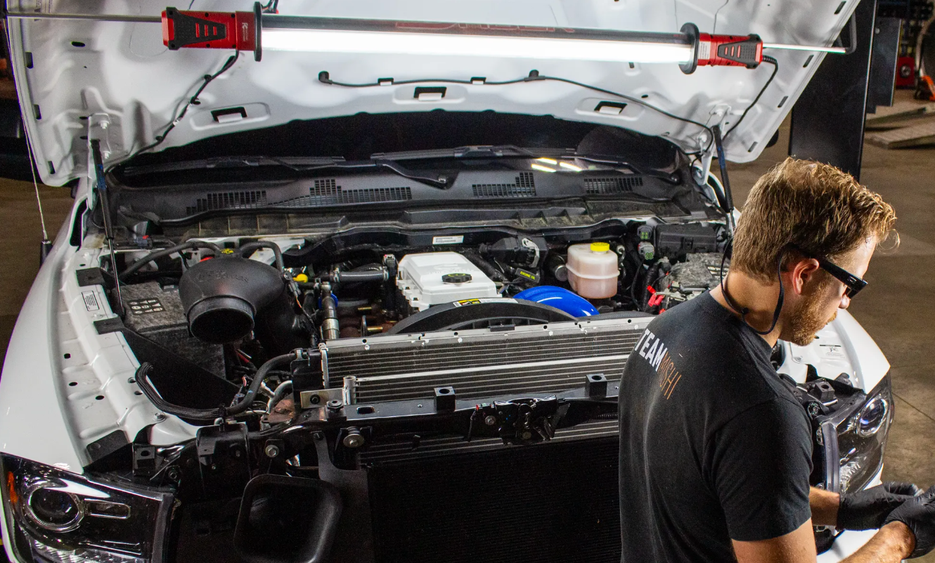 Choosing the Right Performance Aluminum Radiator — Core Thickness, Tube Design and Airflow Explained