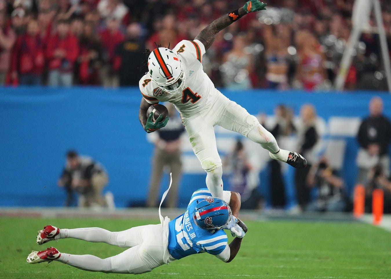 ๋์ํฐ๋น โ Miami Hurricanes vs Ole Miss Rebels