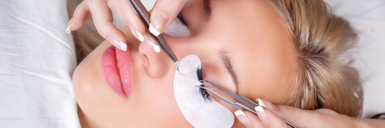 Choosing The Perfect Lash Stylist & Salon: A Guide To Glamorous Lashes