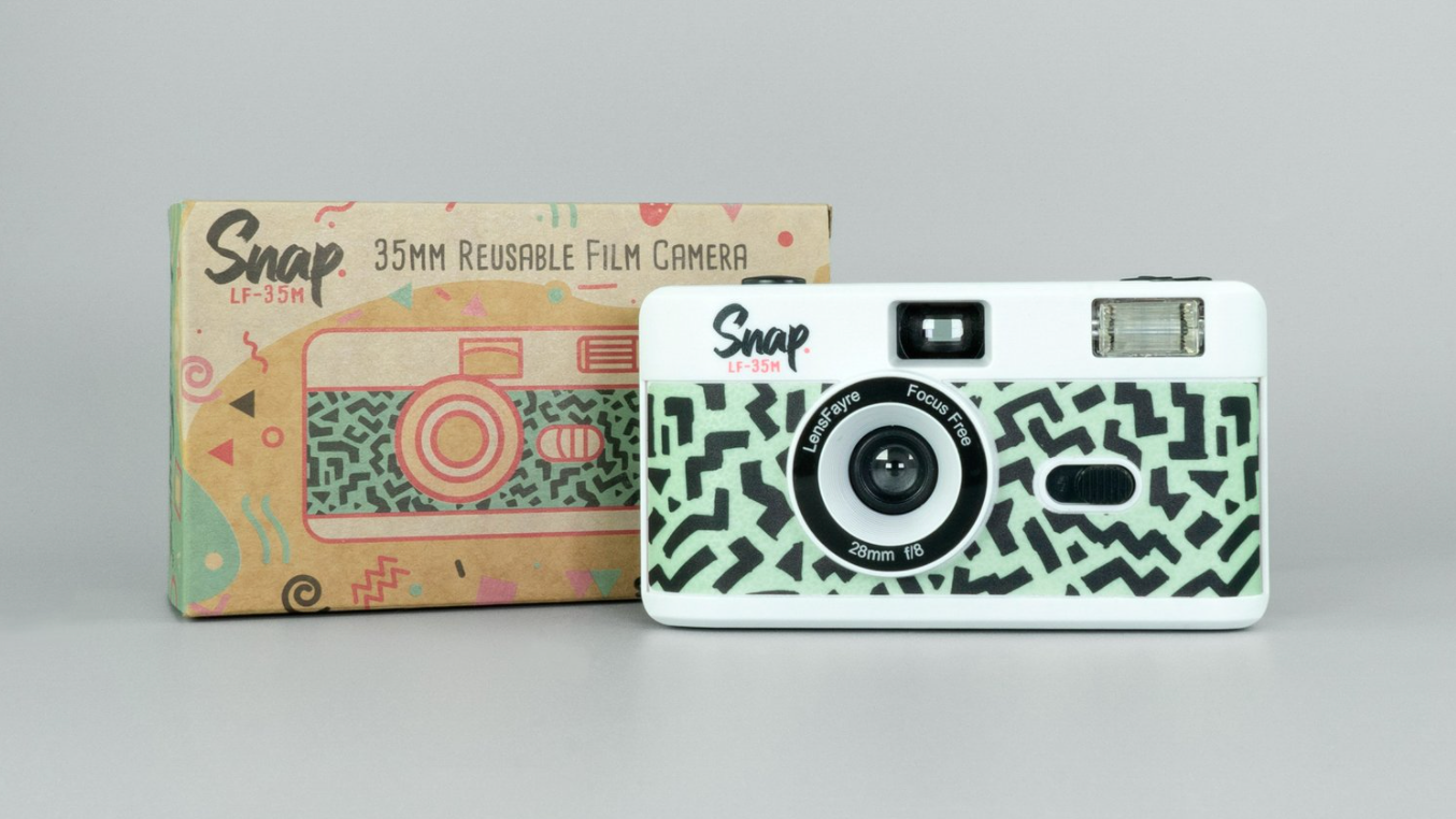 The Best Disposable Camera Alternatives for That Vintage Look —