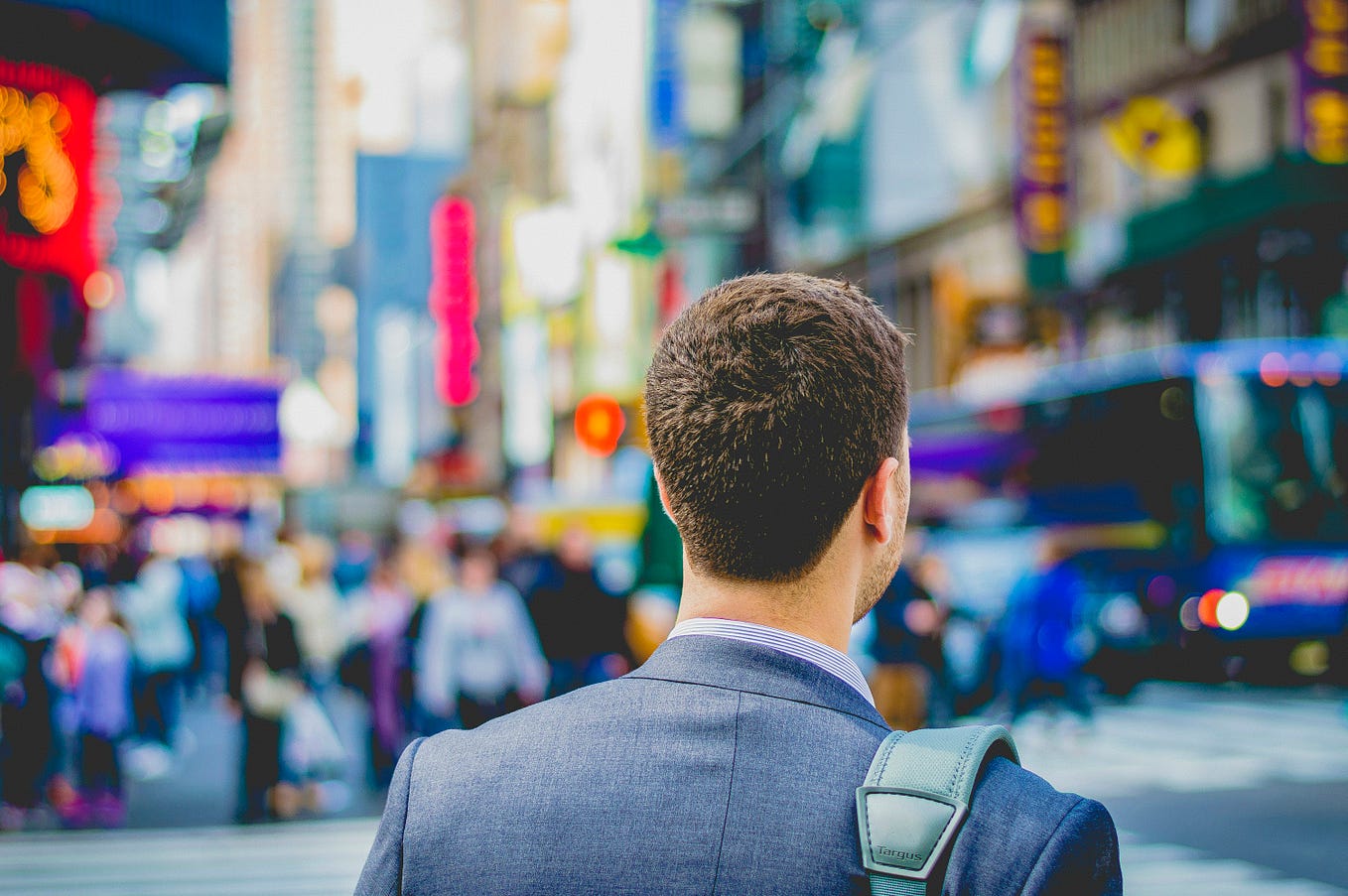 Landing Your First Job: A Guide to Navigating “Entry-Level” Experience Requirements  by Huzzle 