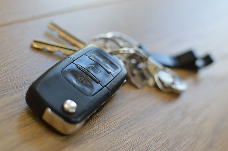 A LOOK INSIDE YOUR TRANSPONDER CAR KEY HOW DOES IT WORK? by Lok Out