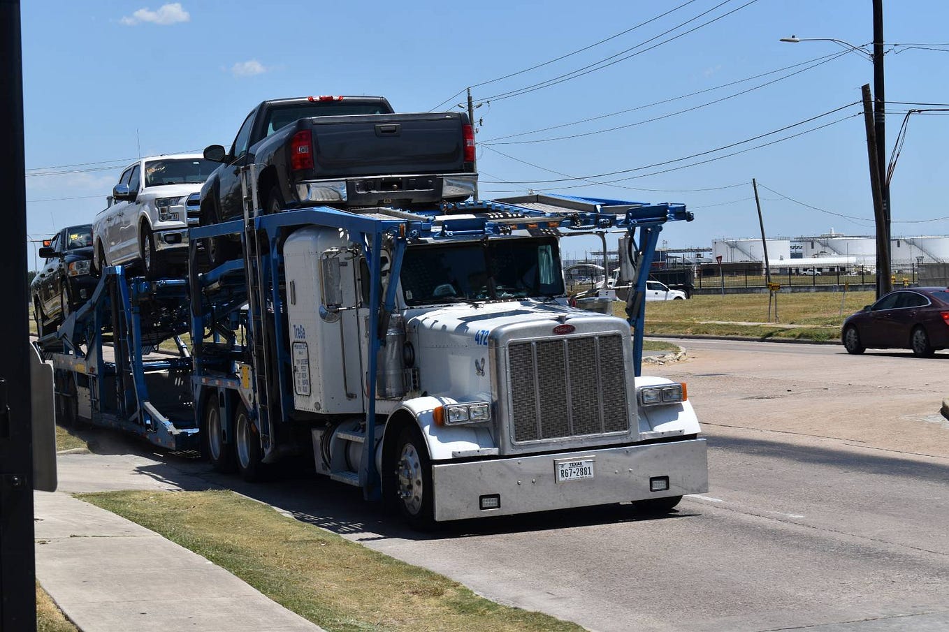 How much to ship a car to hawaii in 2024 by universal transit oct