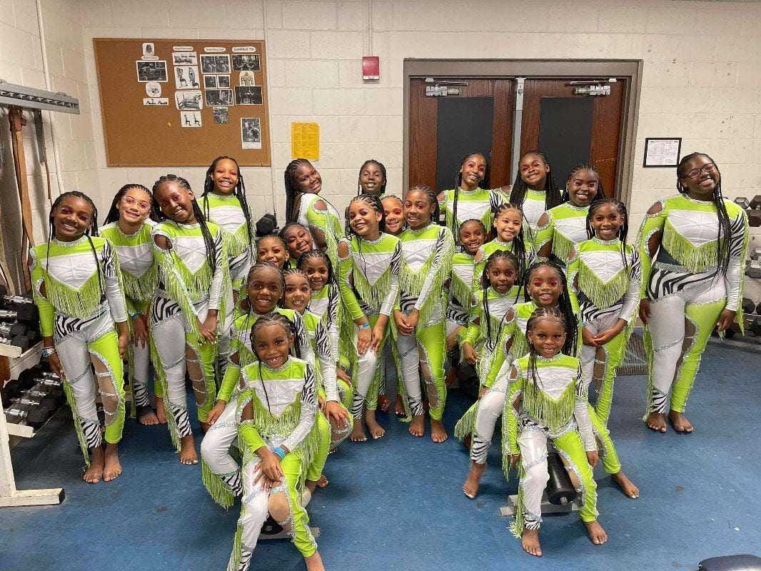 how much does cheerleading cost?. Cheerleading is a popular activity