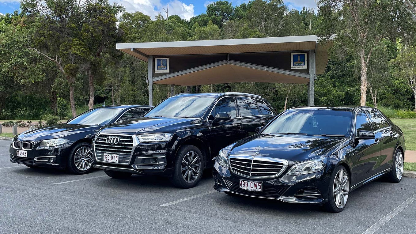 chauffeur service Gold Coast - Blackluxechauffeursaus - Medium