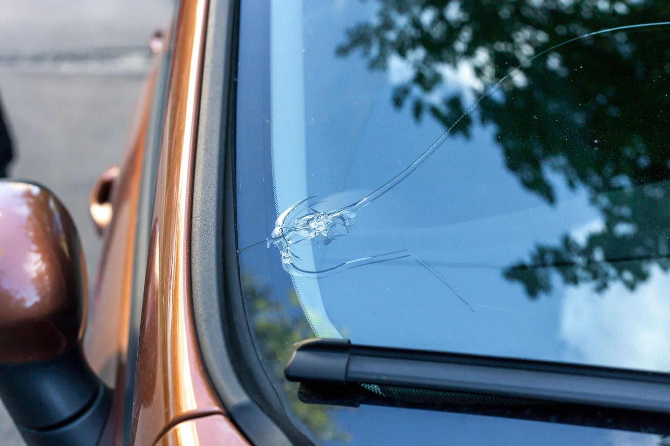 Get Your Windshield Replaced Before Florida’s Hurricane Season Hits