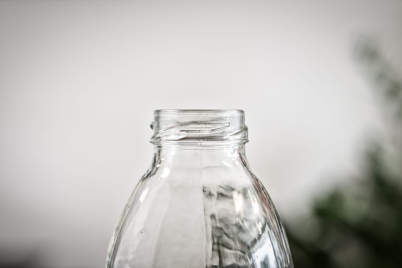Botellas de vidrio: de basura a materia prima para la ciudad