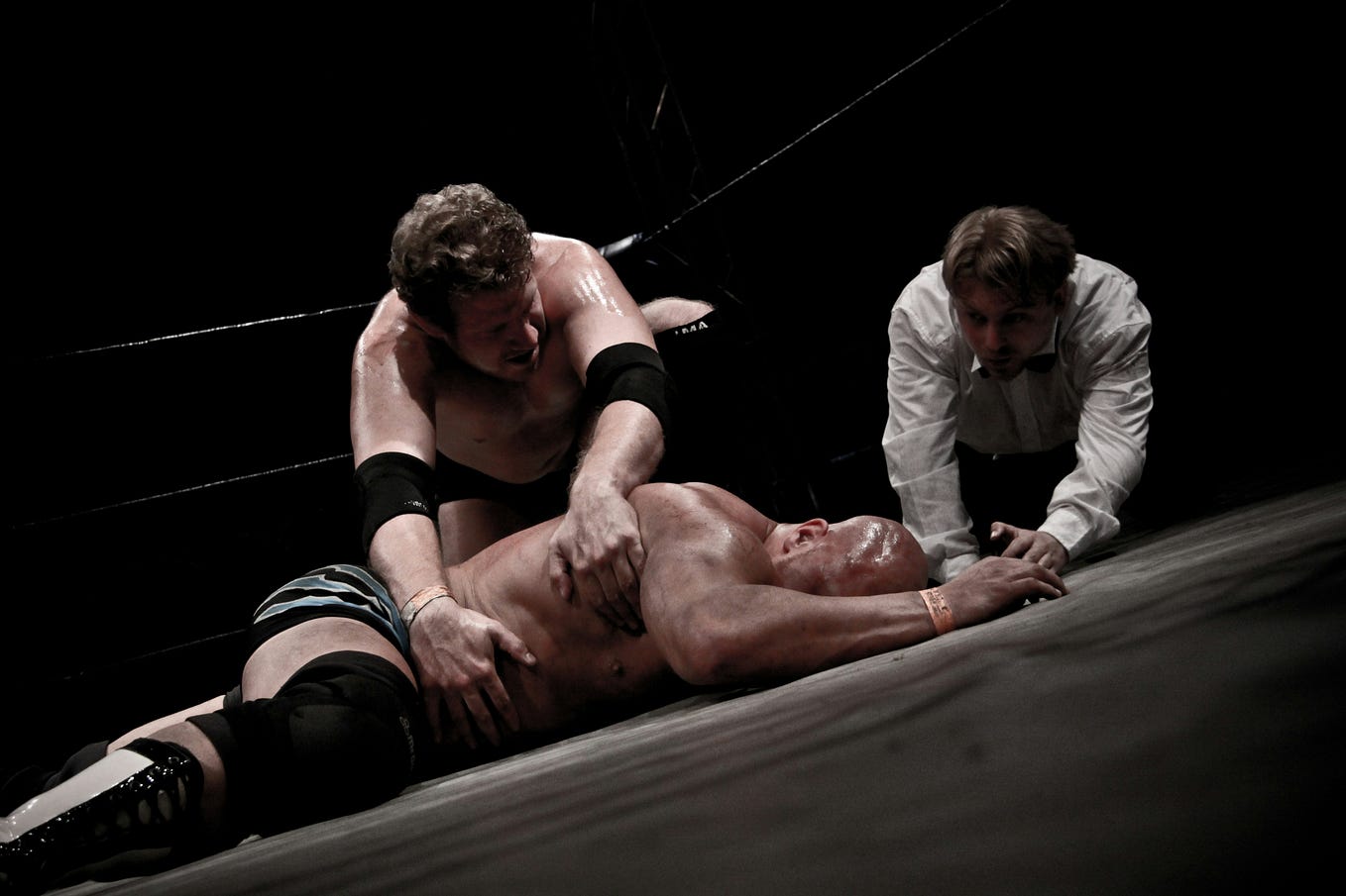 Watch WWE RAW 4/22/24 22nd April 2024 Live Online by WrestlingNews