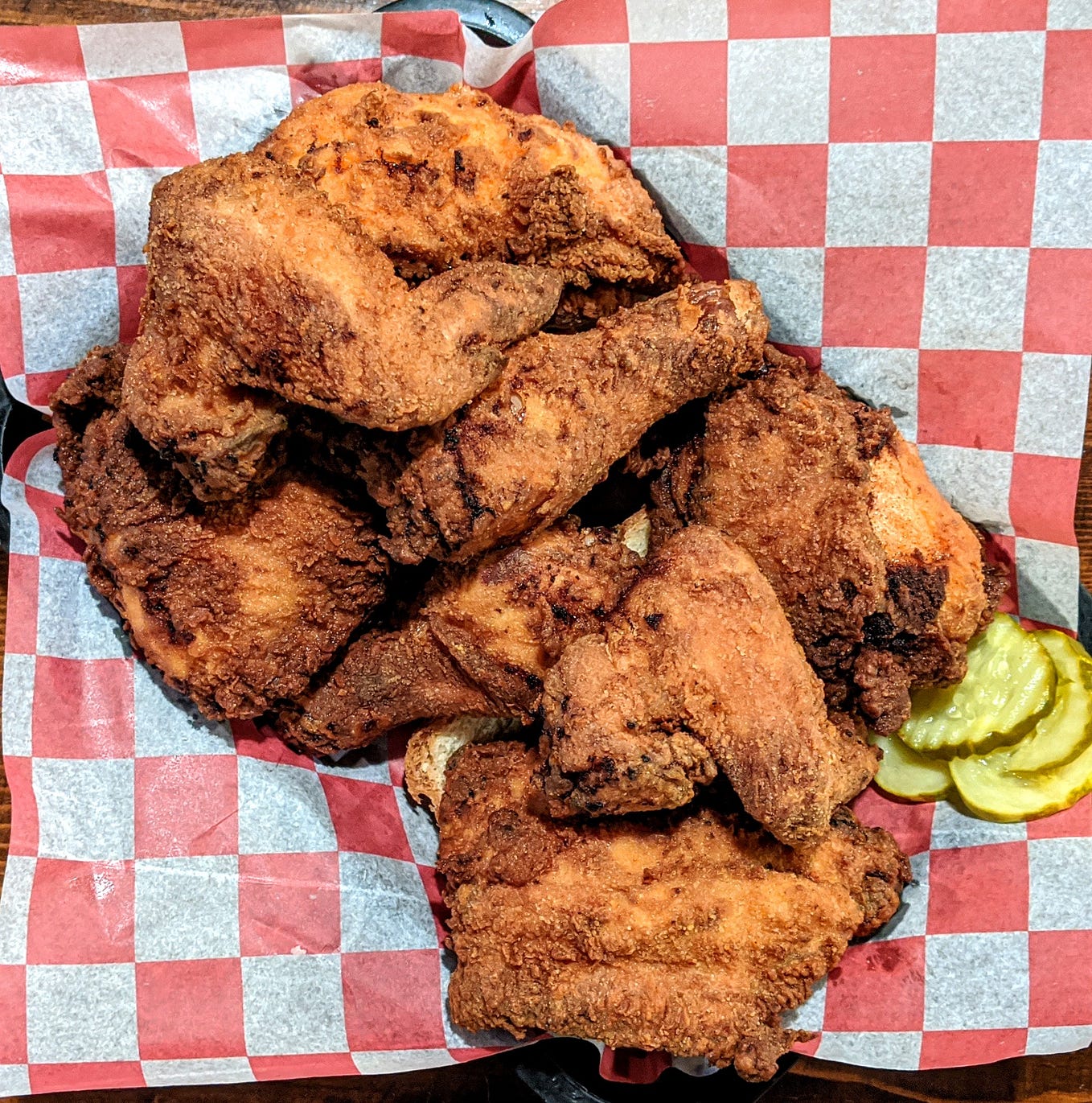 The restaurant sells chicken sandwiches and fried chicken. Roostigood