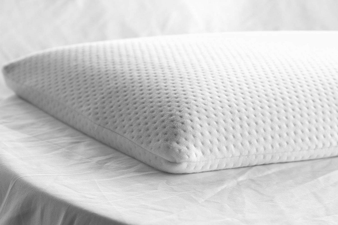 Best pillows for side sleeper, reviews & buying guide by Hannah