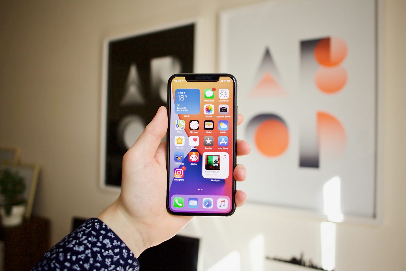 My Favorite 10 iPhone Apps for a Smarter, Happier Day