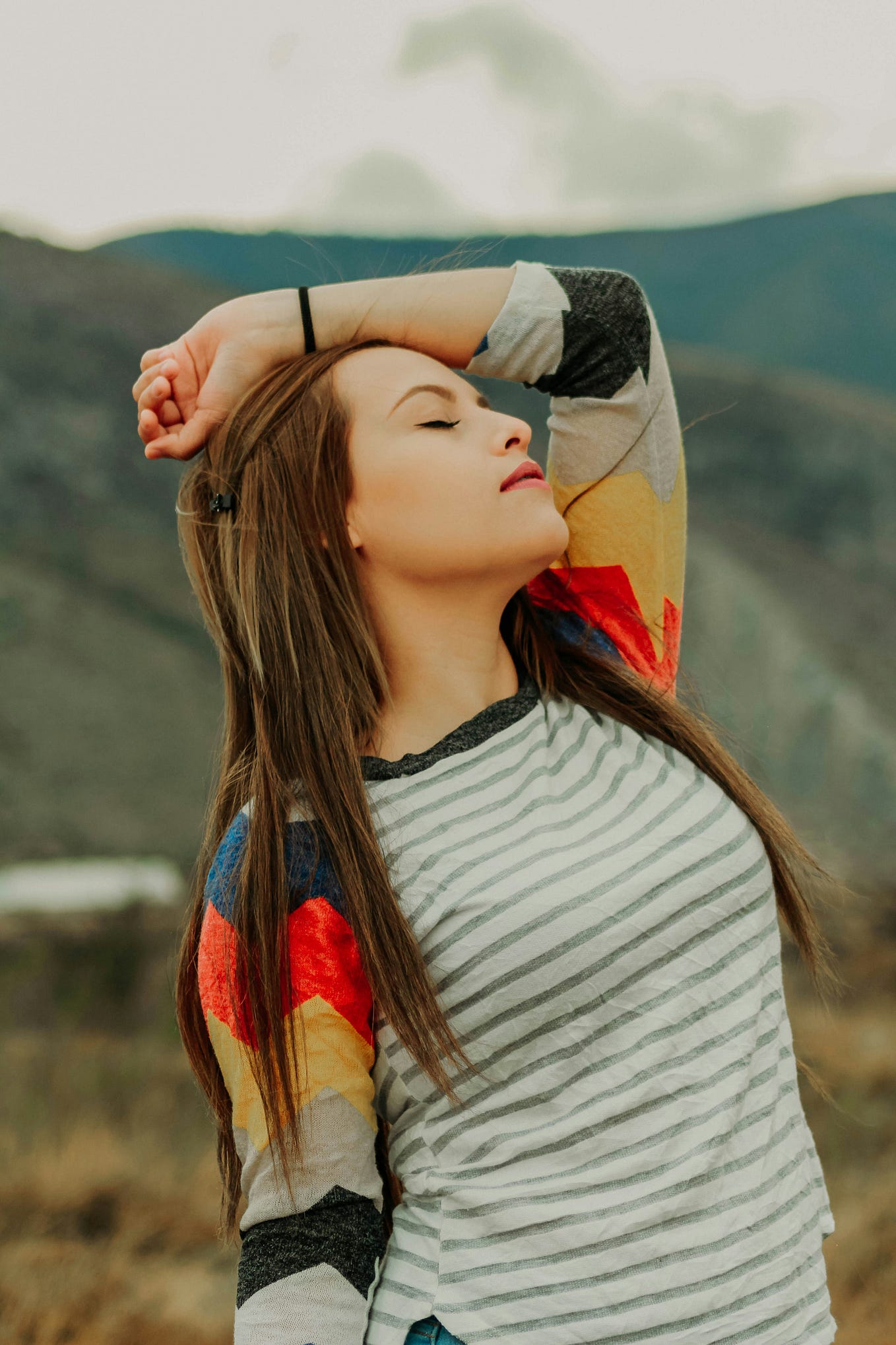 I love this, Mishka. I have my sisters cat staying with me. She's so