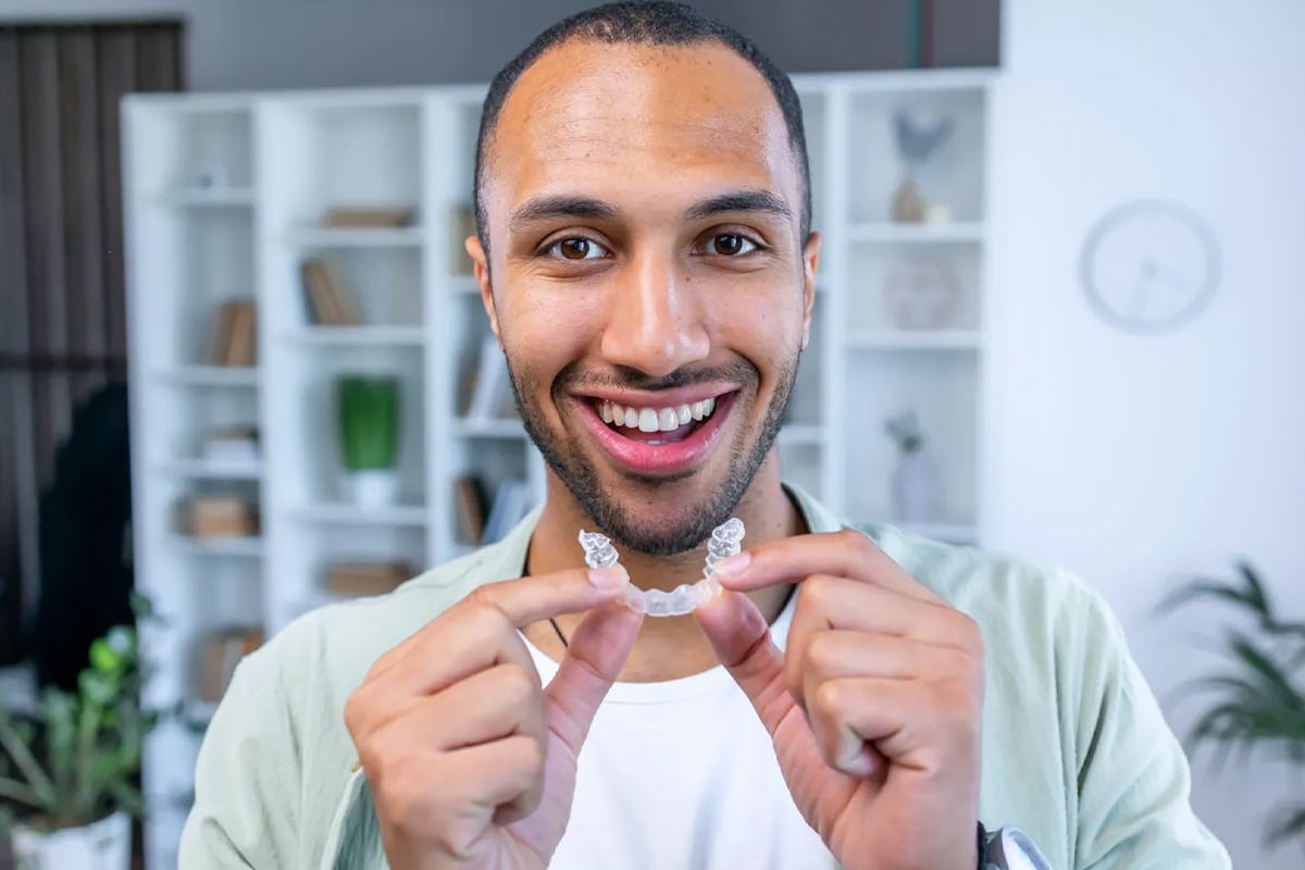 The Pros and Cons of Invisalign vs. Traditional Braces | by Darley ...