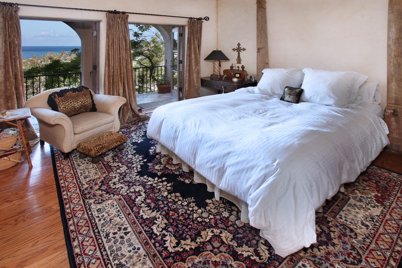 Find Best Handmade Rug Manufacturers in USA by Rehman Enterprises