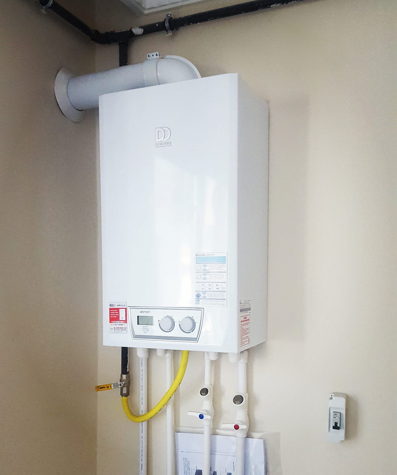 How do I replace a water heater heating element with a foldback