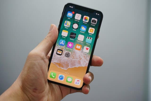11 surprisingly productive things to do on your phone.