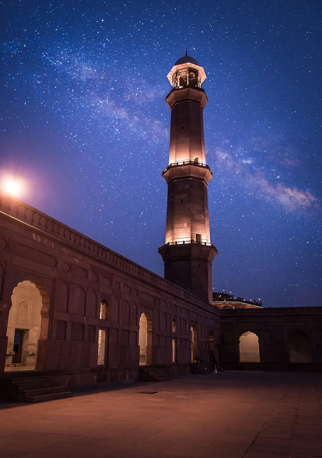 why-the-quran-asks-us-to-ponder-islam-emphasises-reflection-urging