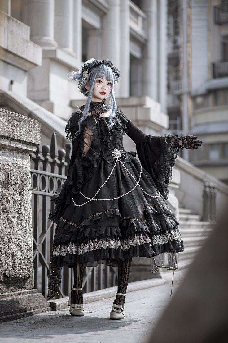 Lolita top fashion goth