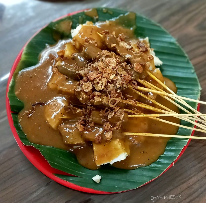 A Deep Dive into the Flavorful World of Sate Padang: From Humble Beginnings to Culinary Masterpiece