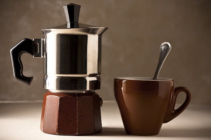 Next Generation of the Moka Pot — Stovetop Espresso Maker at 9 Bar | by  Dorian Bodnariuc | Medium