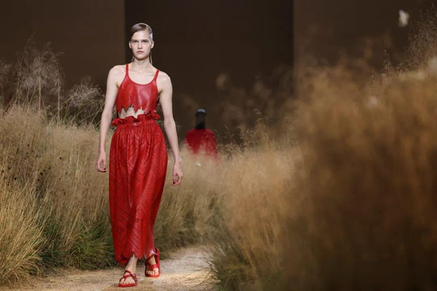 Spring/Summer 2024 Paris fashion Show Quick Snipe by Jingwen Yang