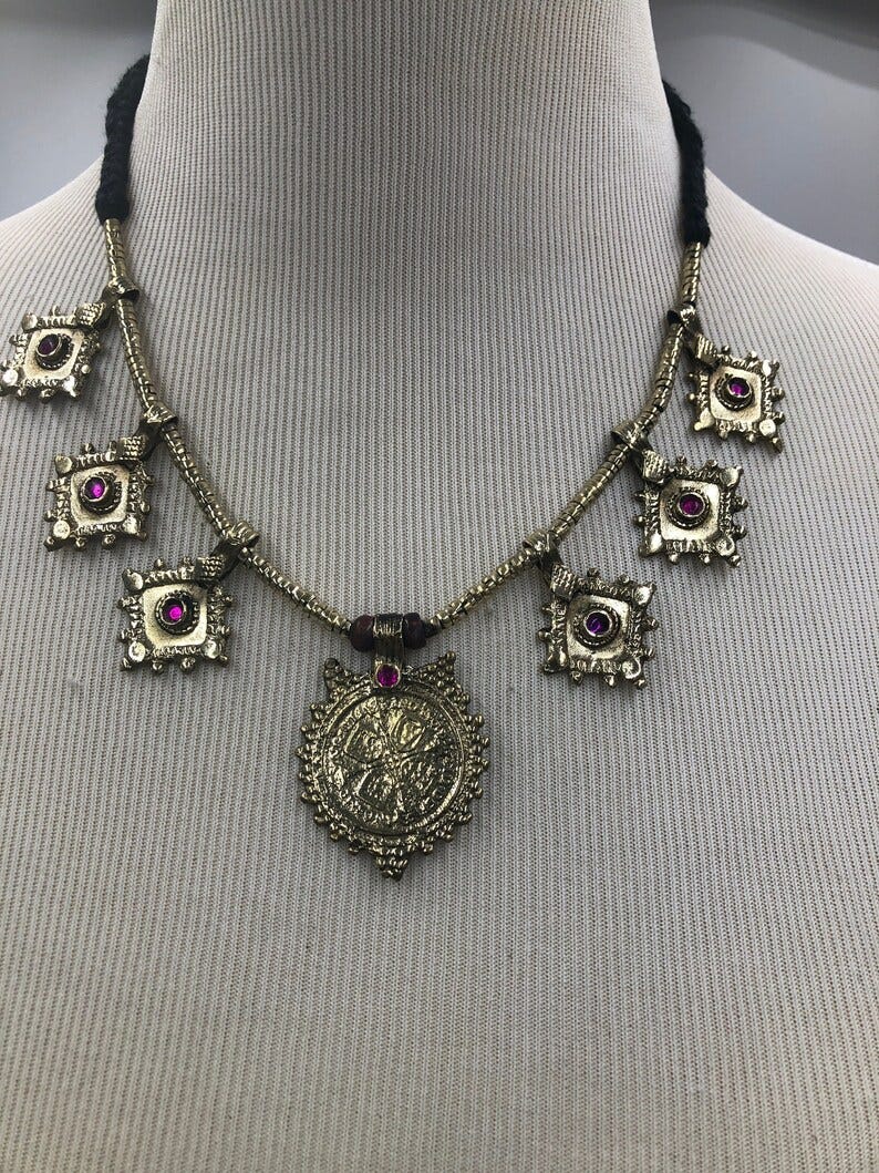 Hi, Vintarust is giving you a 20 discount on unique, vintage and