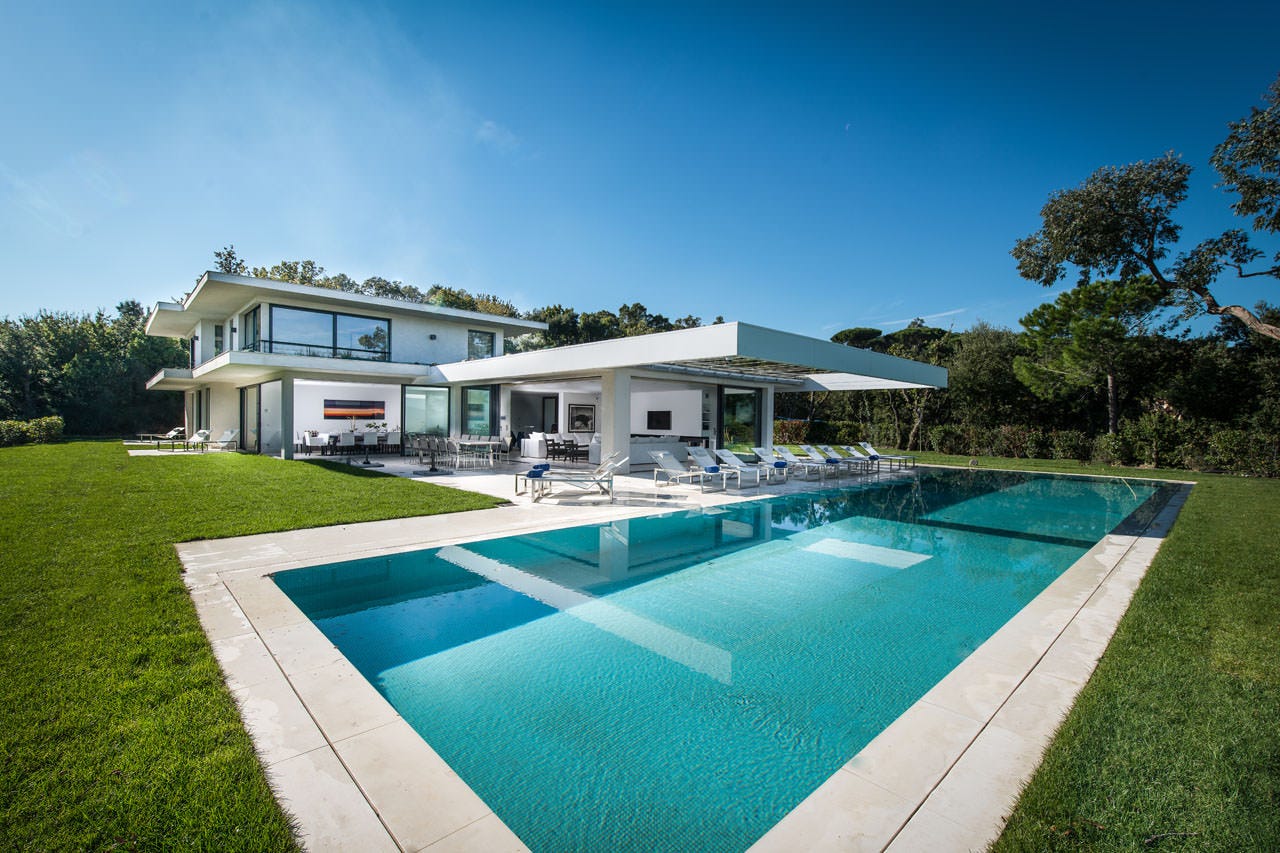 French Riviera Luxury Villas. https://www.premiumriviera.com/french-ri ...