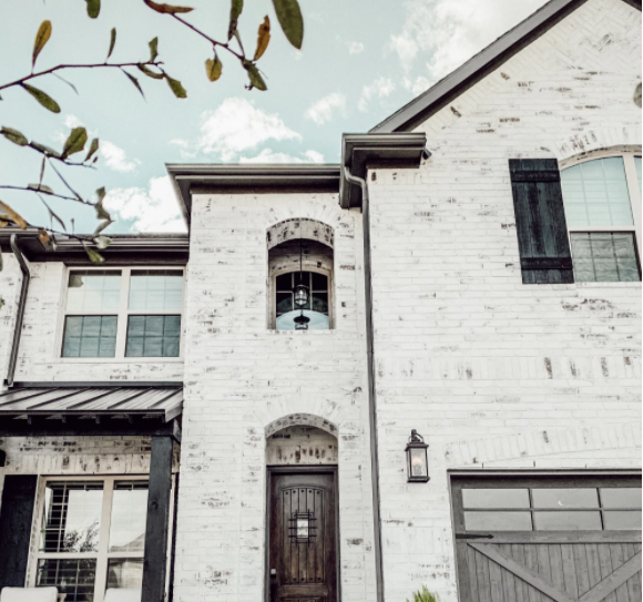 Whats the Difference Between whitewash and limewash? by