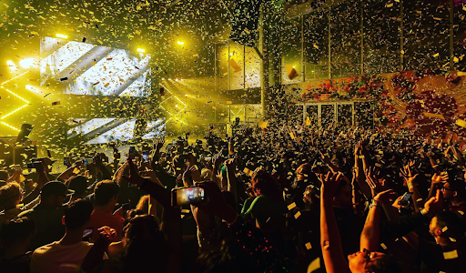 Houston’s Nightlife: A Guide to Planning a Memorable Date Night  by 