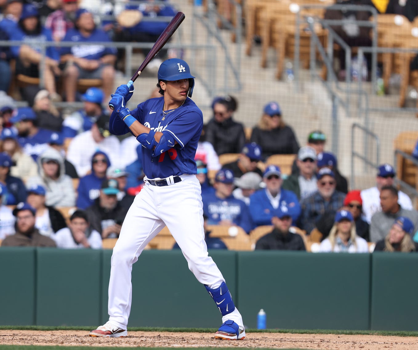 Hernandez's 3-run homer lifts Dodgers past Brewers 5-3 - OnFocus