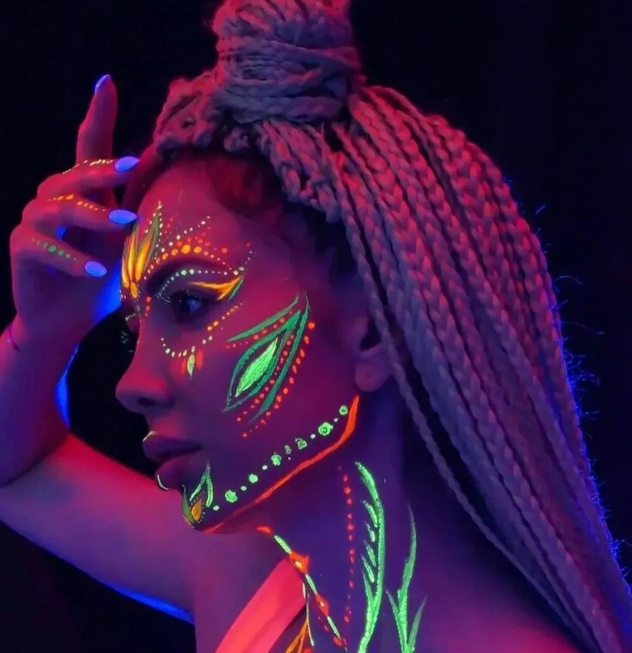 An Ultimate Guide to Neon Body Paint For All