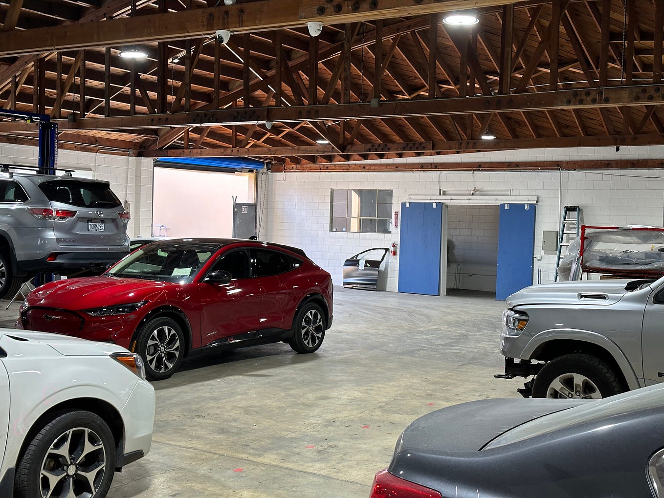 Benefits of choosing a local auto body shop for your collision repair