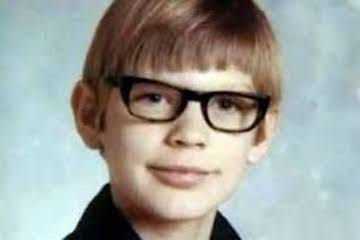What was Jeffrey Dahmers Childhood like?