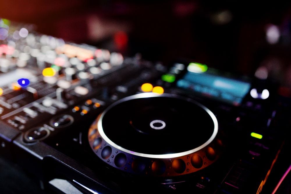 EXPLORING THE DJ SPEAKERS RANGE AVAILABLE AT SOUSYS by sousys Mar