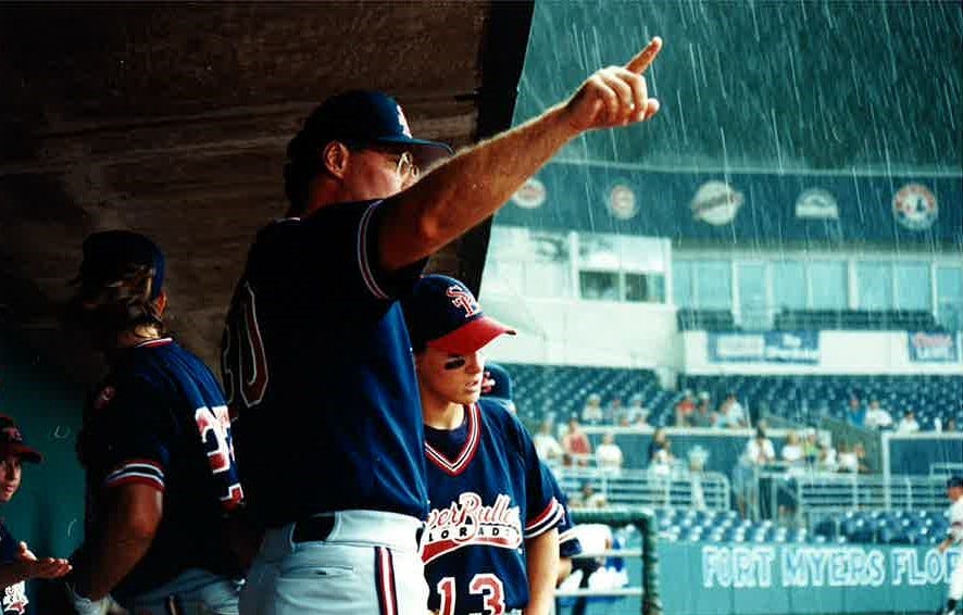 Edgar Martinez, left, of Puerto Rico, former Seattle Mariners designated  hitter, waves to fans as, from left to right, his wife Holly and and  children Jacqueline, Tessa, and Alex look on as