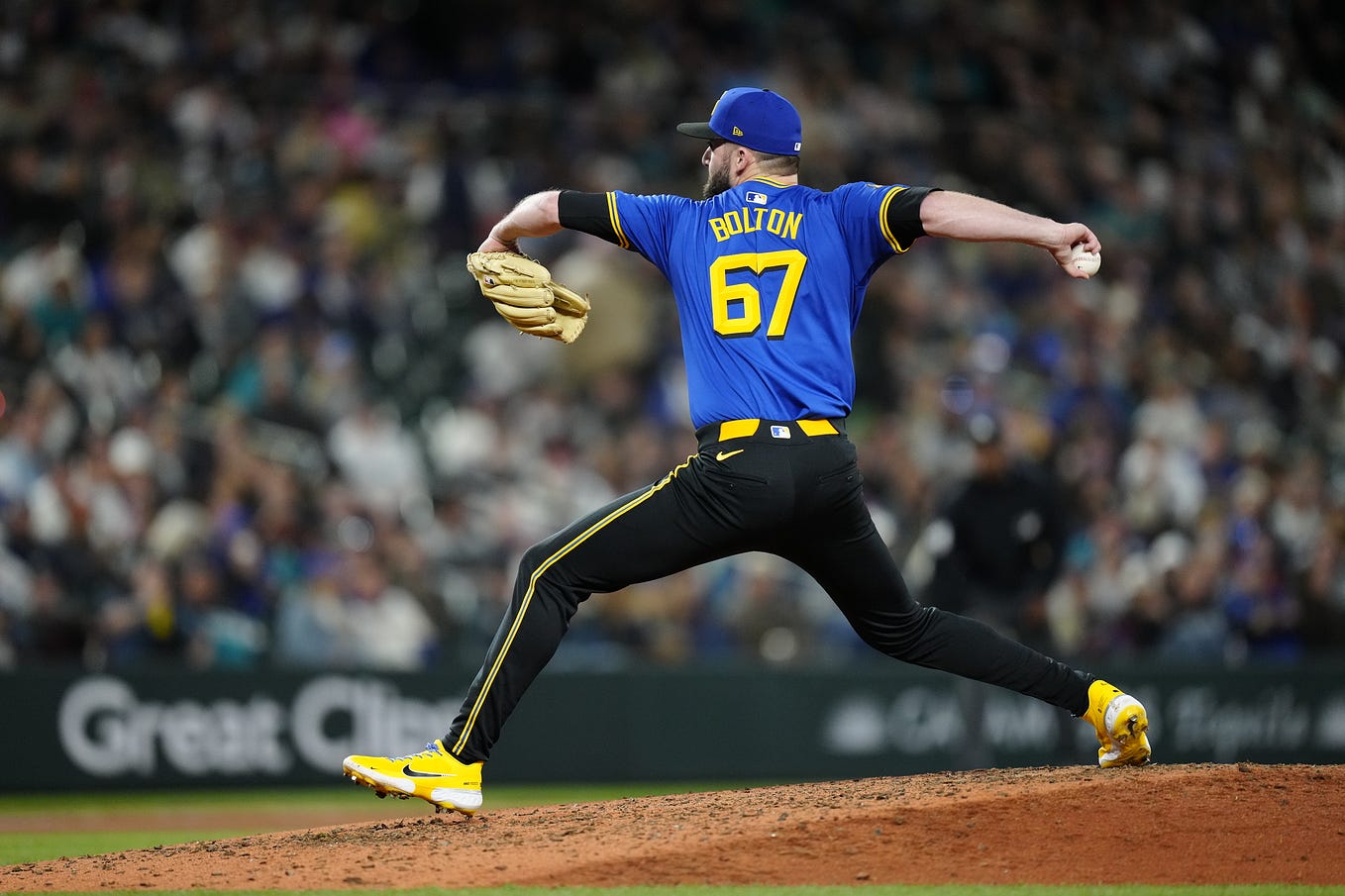 Mariners Select RHP Brett de Geus & RHP Tyson Miller from TripleA