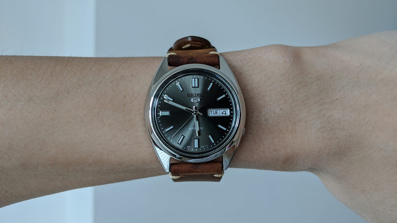 Seiko 5 SNXS79 — Watch Review. The Poor Man's Datejust