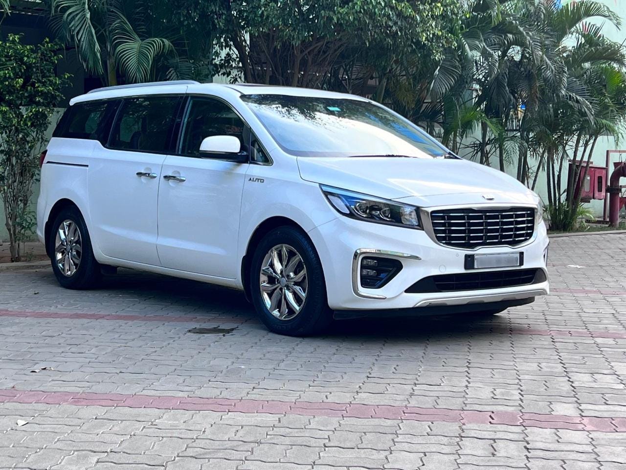 Force Urbania Van specifications call us +91 8190078783 by Toyota